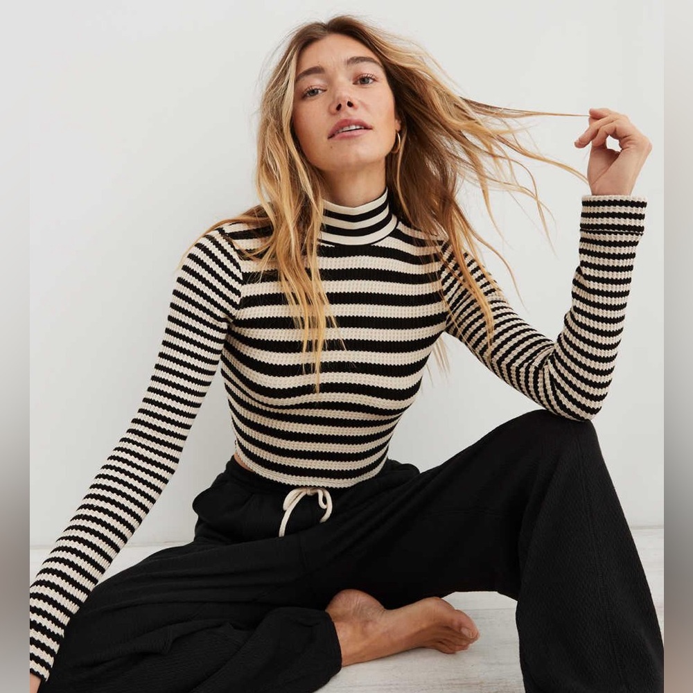 Aerie Black and White Striped Long Sleeve Top